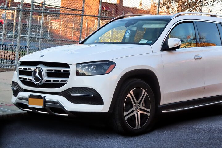 Brooklyn - JFK: Private Airport Departure Transfers